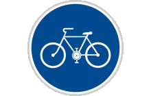 Dopravní značka „Stezka pro cyklisty“ (č. C 8a) přikazuje cyklistům (osobám pohybujícím se
na kolečkových bruslích nebo obdobném sportovním vybavení a osobám na Segway nebo jiném "osobním přepravníku") užít v daném směru takto označeného pruhu nebo stezky. Pruhu nebo stezky smí užít i osoba vedoucí jízdní kolo. Pruh nebo stezku pro cyklisty lze v jejím průběhu rovněž vyznačit barevně odlišeným povrchem nebo odlišným provedením povrchu. Jiným účastníkům provozu na pozemních komunikacích, než pro které je tento pruh nebo stezka určena, je jejich užívání zakázáno. TestImage